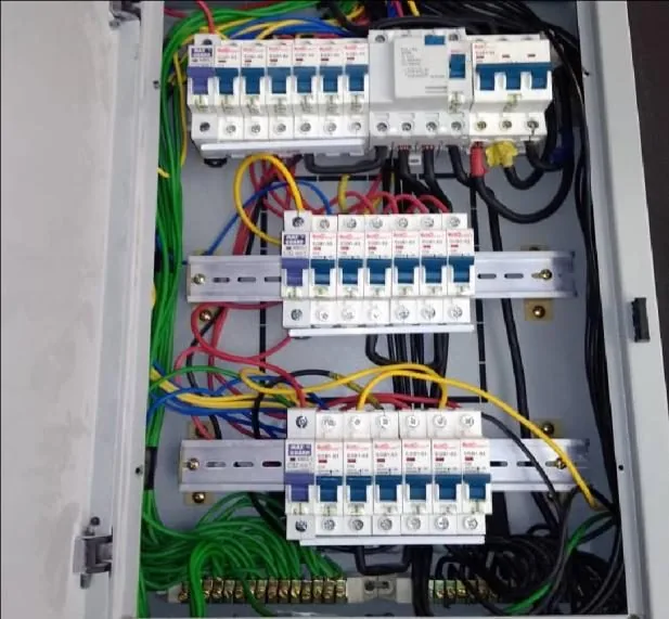 Papan agihan elektrik